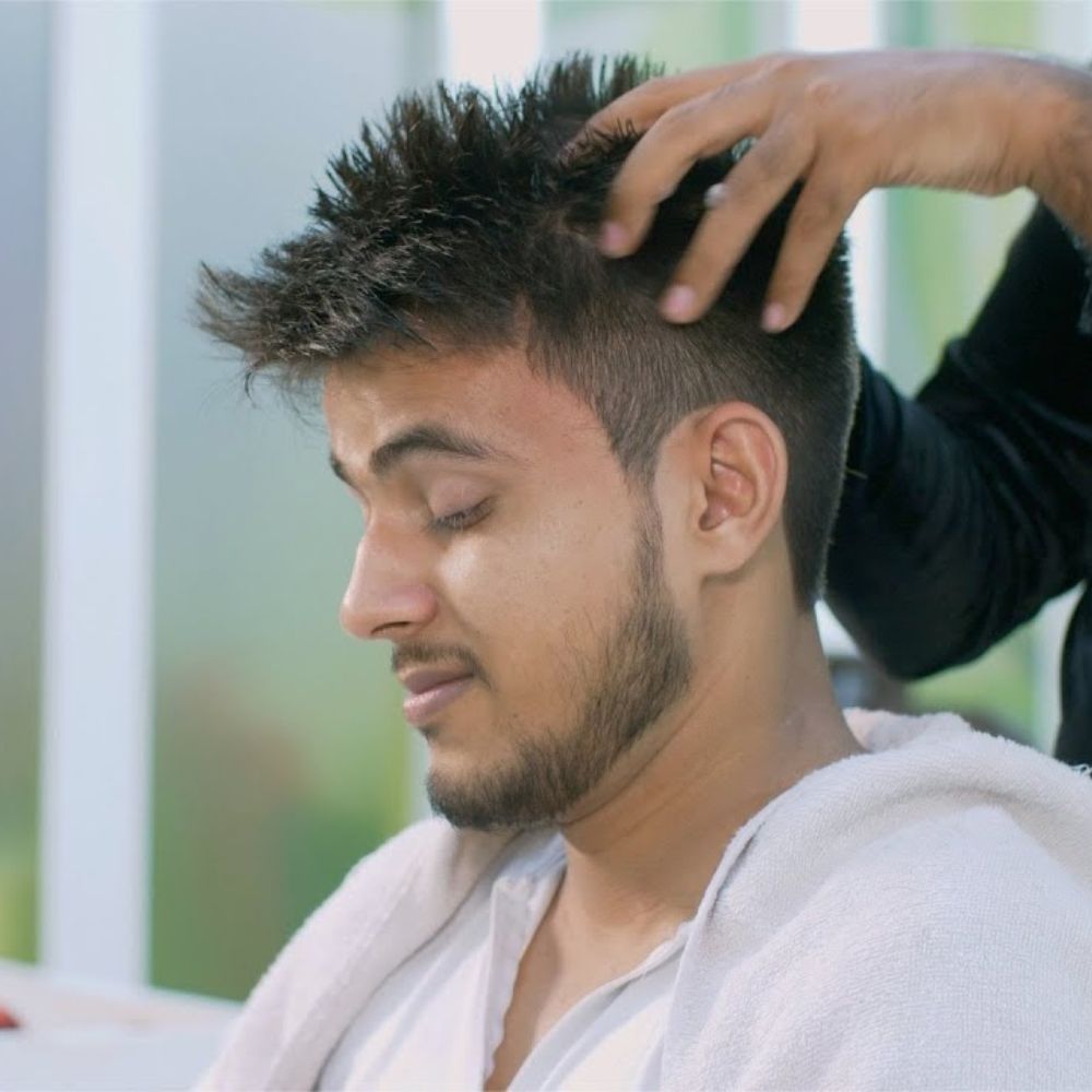 Head Massage at Minmini Saloon